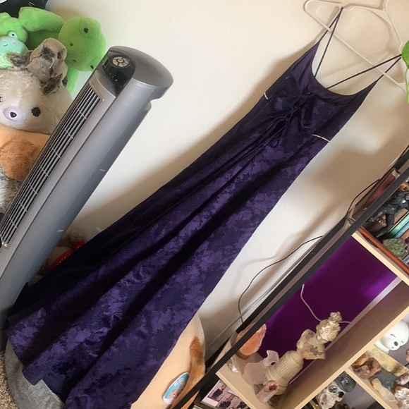 Purple Y2K A-line gown - Picture 6 of 10